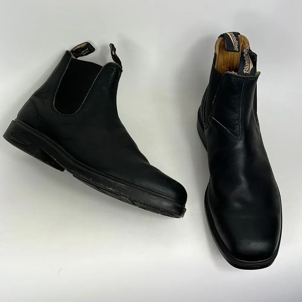Blundstone black leather pull on classic minimalist Chelsea boots mens size 12